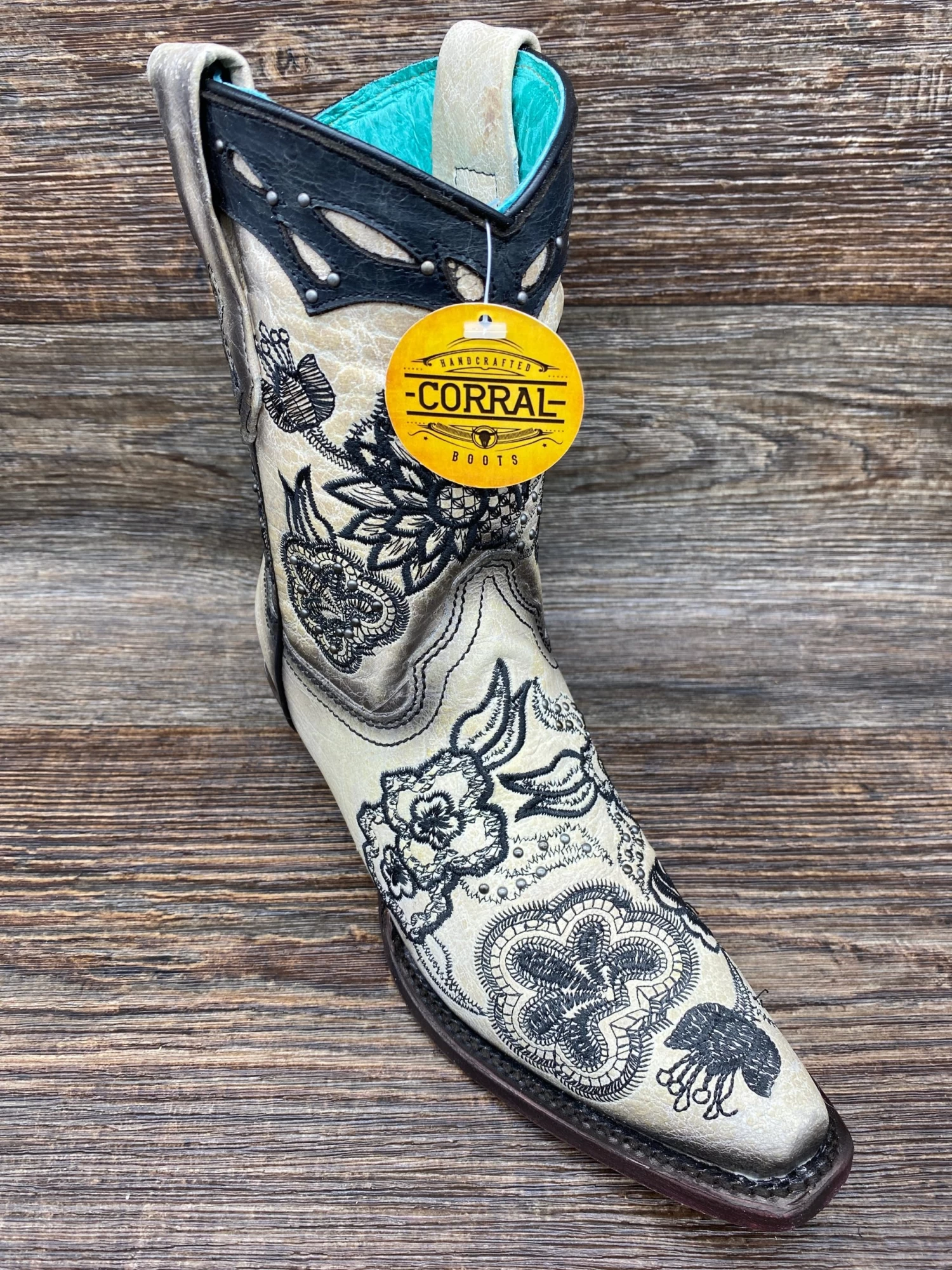 A4159 Ladies Black & White Embroidered Snip Toe Western Boot By Corral