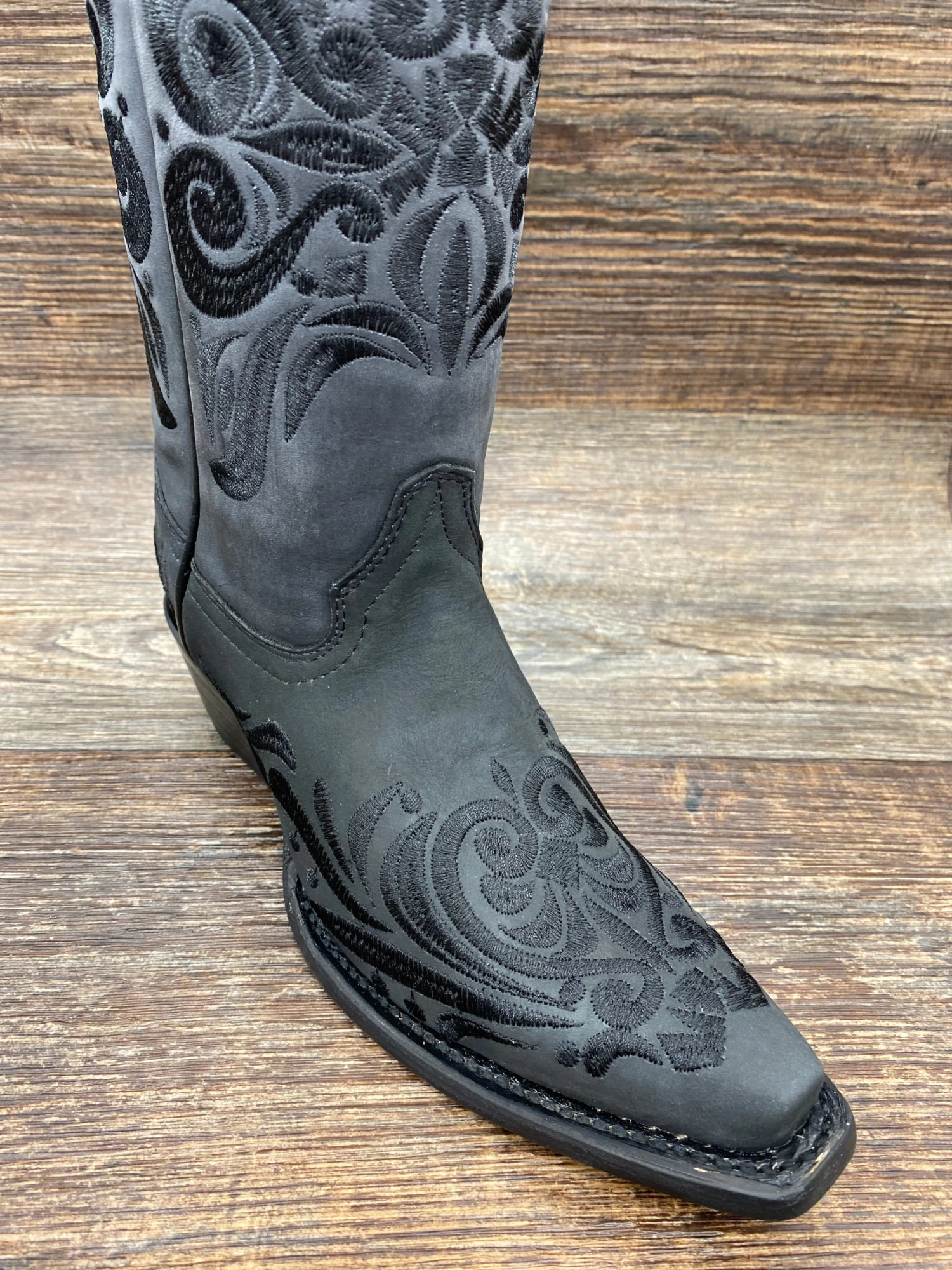 L5433 Women's Circle-G Black Filigree Snip Toe Western Boot By Corral - Image 2
