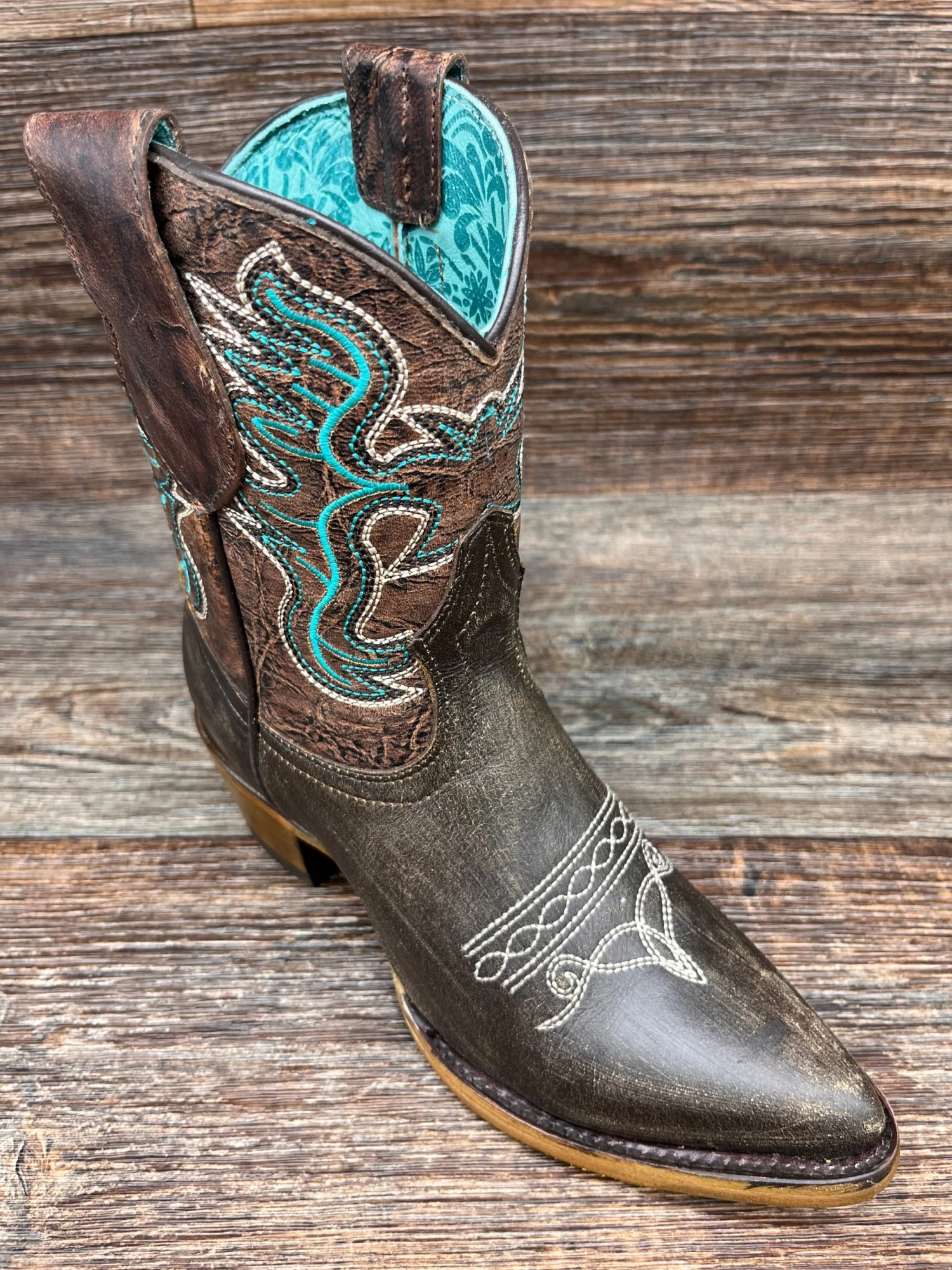 Z5062 Women's 8 Inch Western Bootie By Corral - Image 2